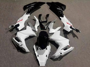 Achetez Carénages Moto Honda ADV160 2022-2024 - Blanc Noir Brillant