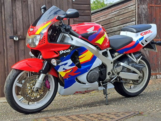 Carénages Moto Honda CBR900RR 893 1996-1997 - Blanc Rouge Bleu Jaune